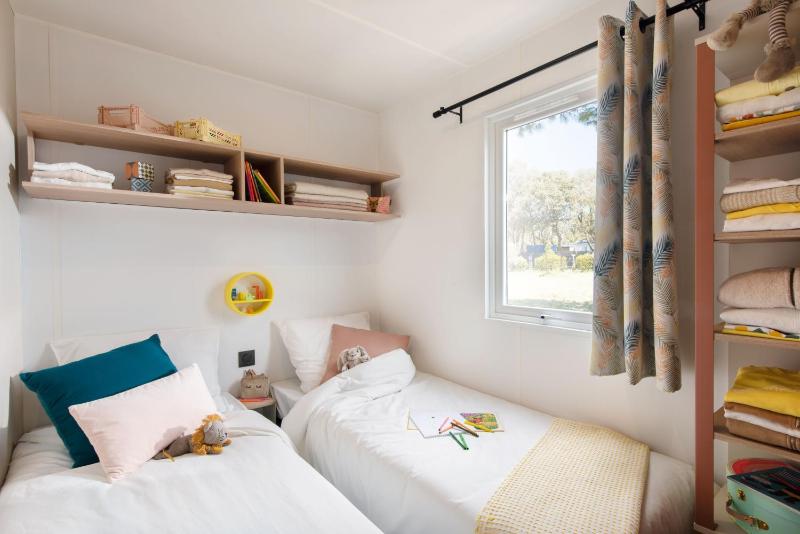 Mobile Home (4 Adults) image 2