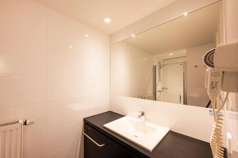 One-Bedroom Premium Apartment with Ocean View image 4