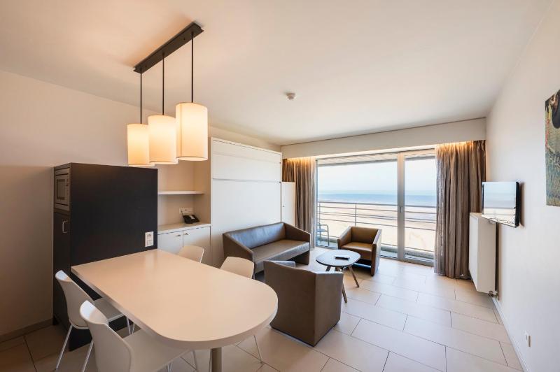 One-Bedroom Premium Apartment with Ocean View image 1
