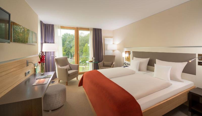 Classic Double Room image 4