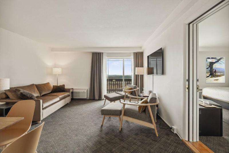 Suite with Mountain View image 2