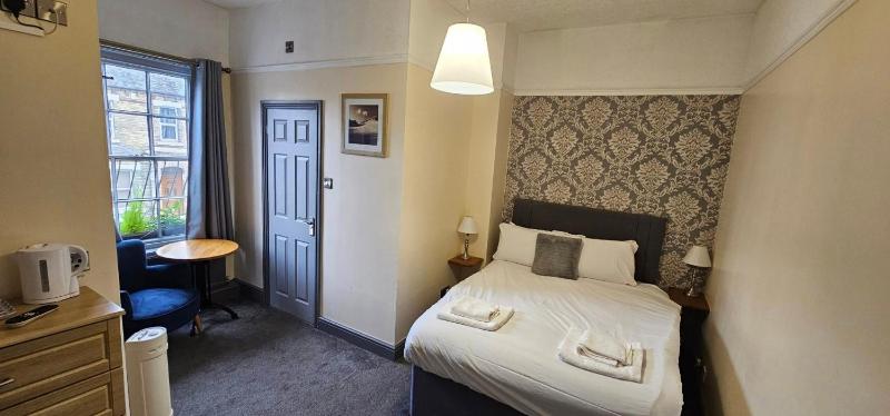 Deluxe Double Room image 3