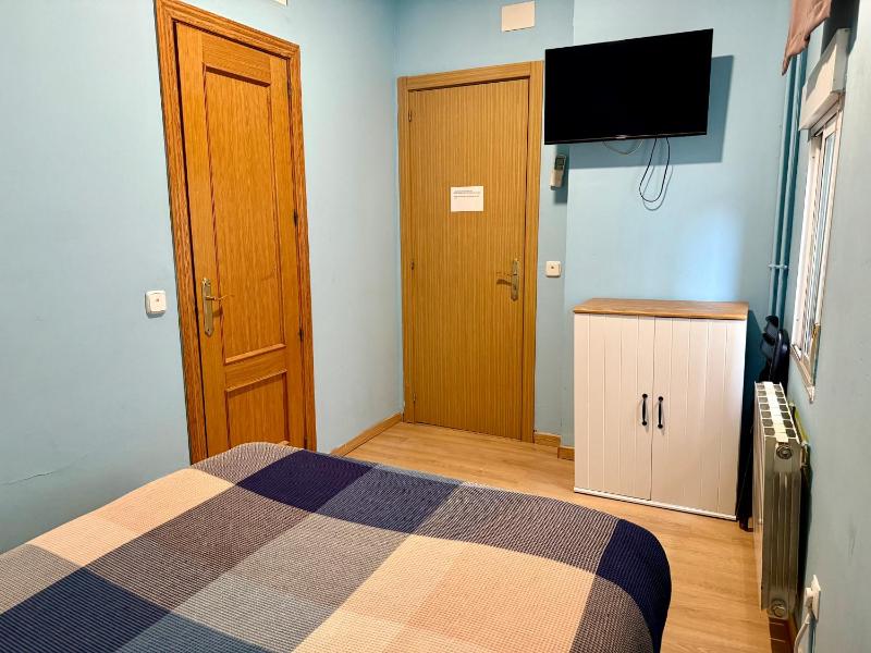 Double Room with Private Bathroom image 4