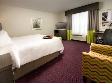 King Room with King Bed - Non-Smoking image 1