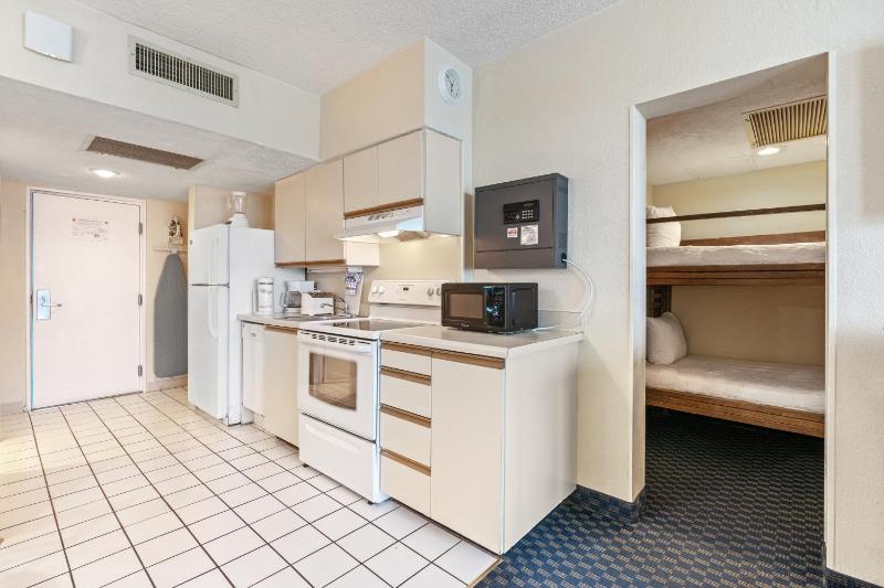 One-Bedroom Apartment image 4