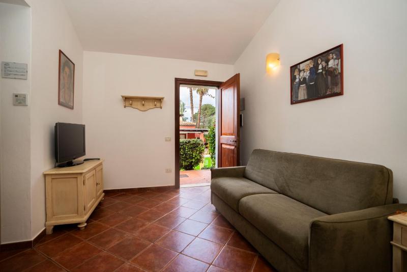 One-Bedroom Apartment image 3