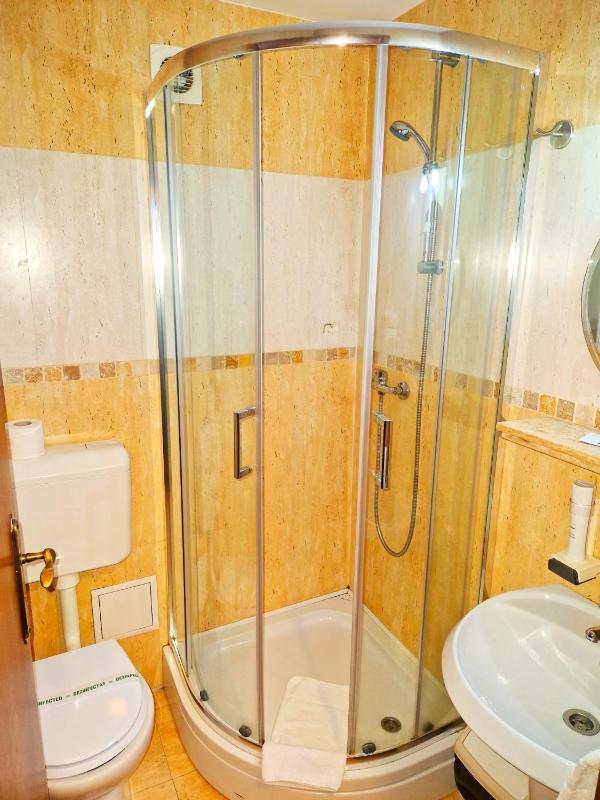 Triple Room image 2