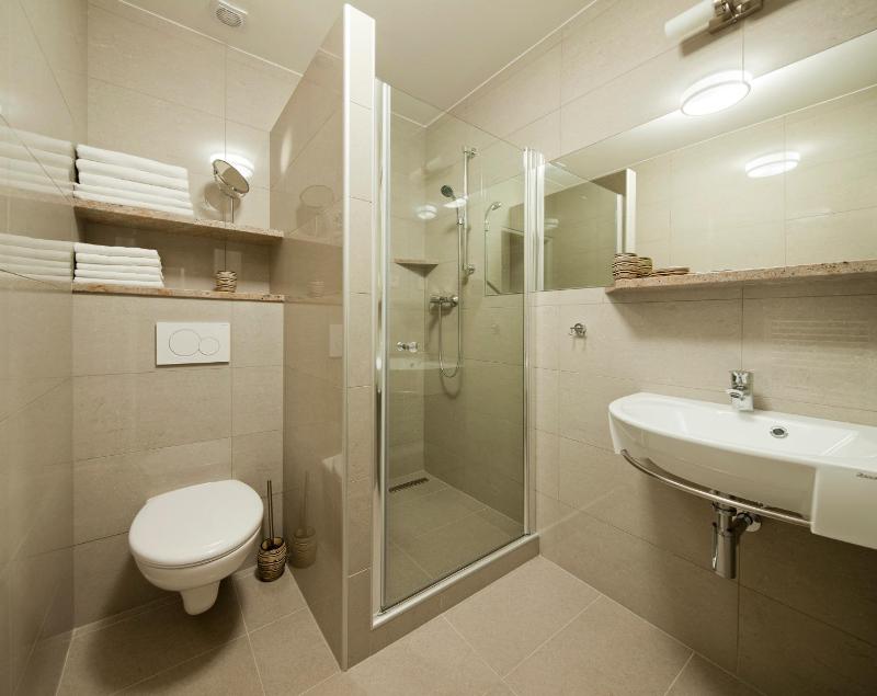 Standard Double or Twin Room with Extra Bed image 4