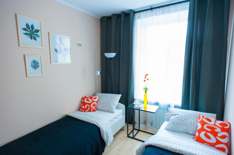 Economy Twin Room image 2