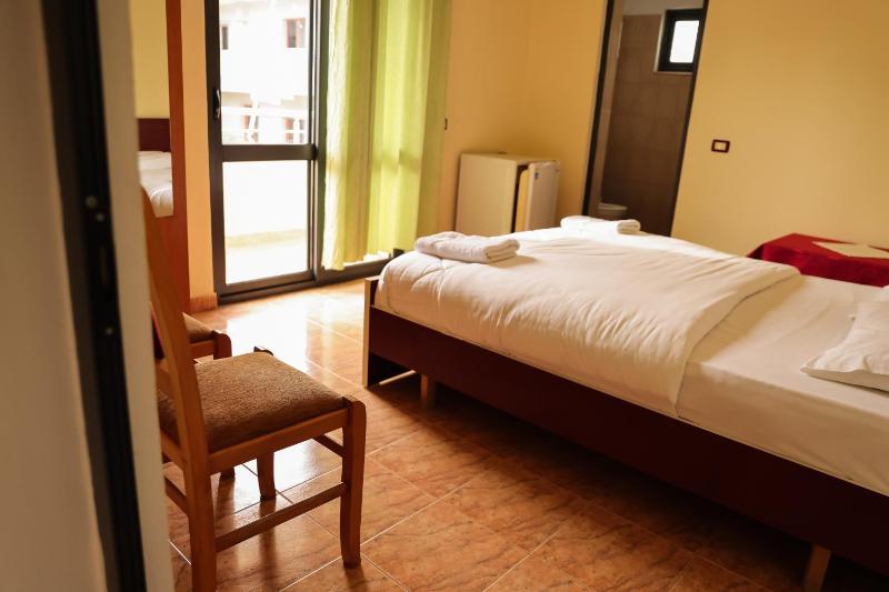 Deluxe Double Room image 4