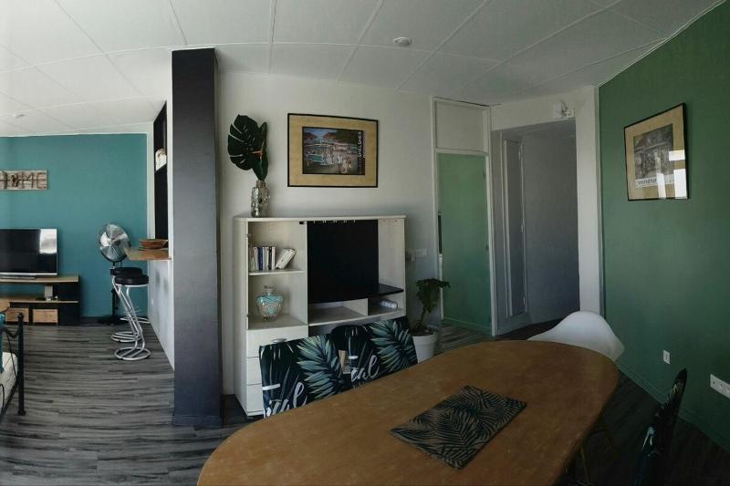 Urban tropical home Tahiti - image 11