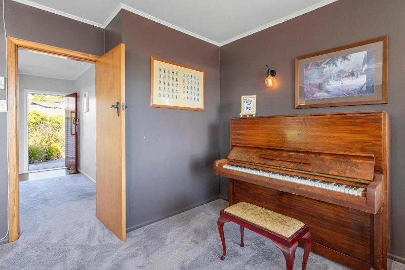 Willow Lake House - Lake Taupo Holiday Home - image 21