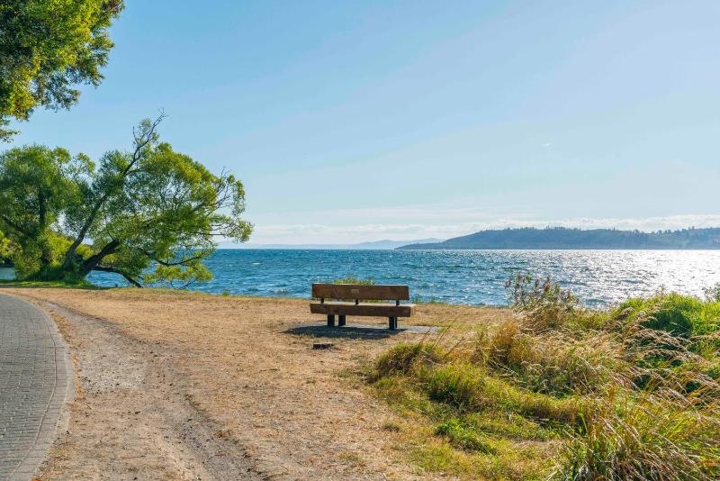 Willow Lake House - Lake Taupo Holiday Home - image 20