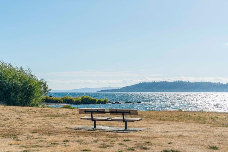 Willow Lake House - Lake Taupo Holiday Home - image 12