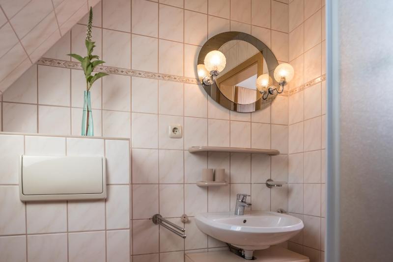 One-Bedroom Apartment image 3