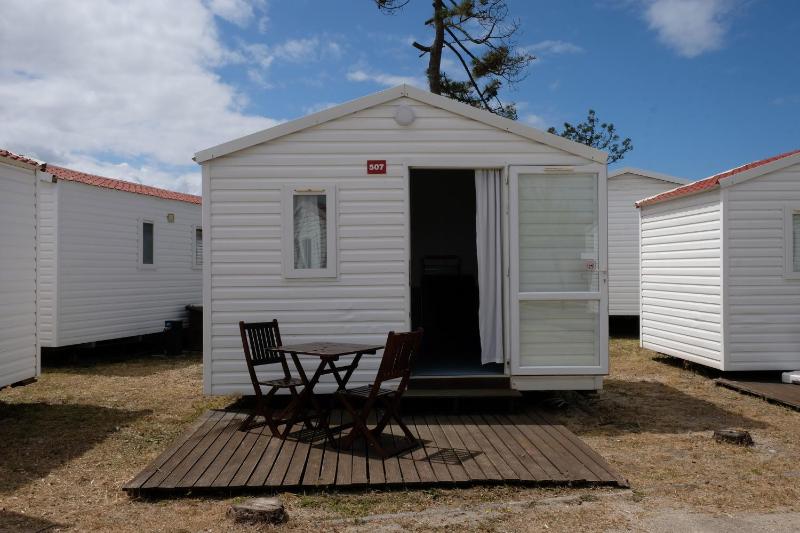 Caravan with shared bathroom image 1