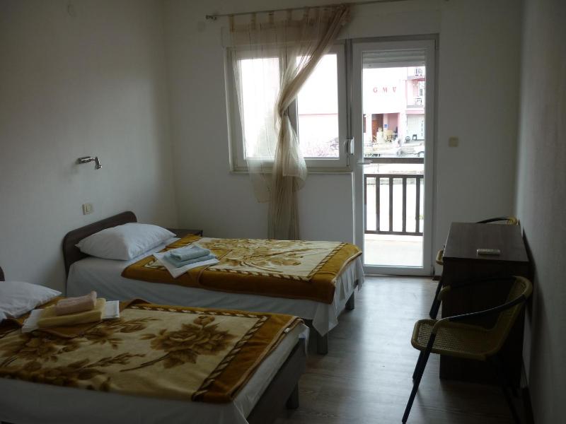 Triple Room with Shower image 1