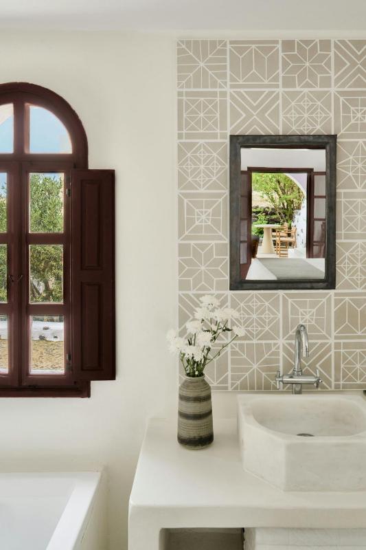 Athenian Suite, 2 Bedroom Suite, Inland view, Balcony image 3