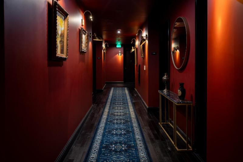 Whisky Hotel Hollywood - image 3