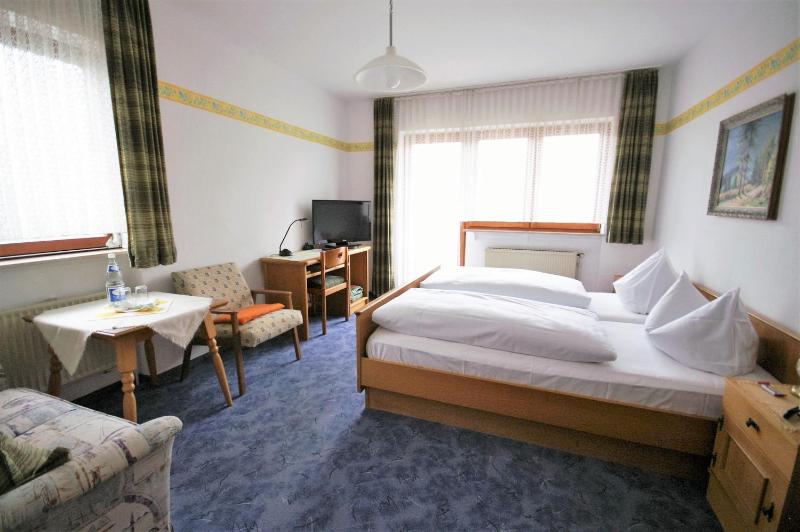 Double Room with Balcony image 3