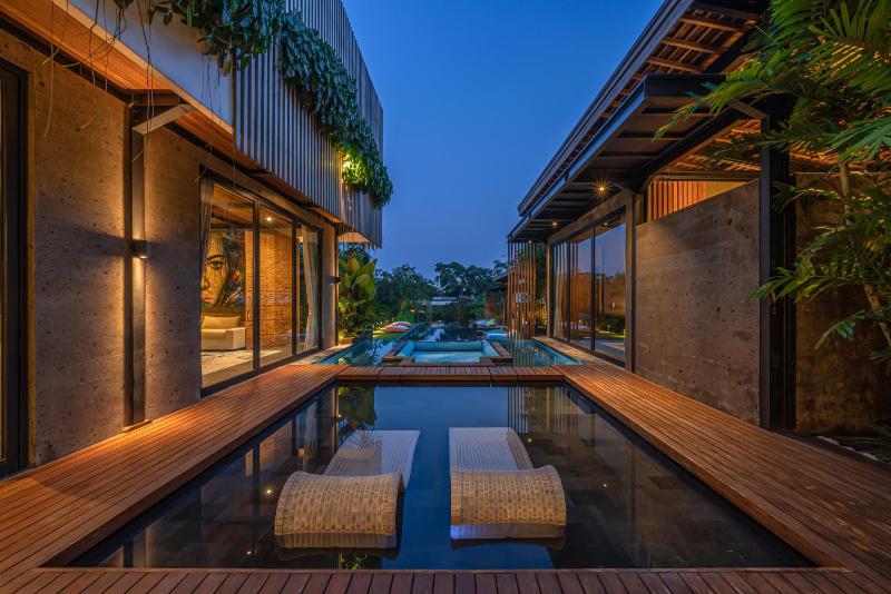 Yeh Gangga - HUGE 8BR 21max 3Pools Sauna Gym BBQ Rooftop! - image 11