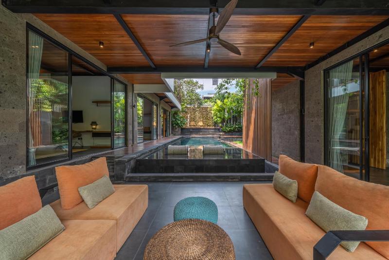 Yeh Gangga - HUGE 8BR 21max 3Pools Sauna Gym BBQ Rooftop! - image 4