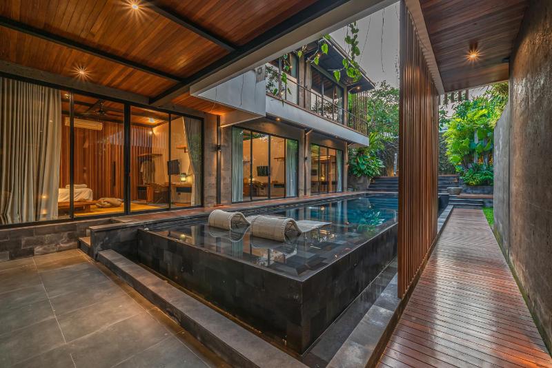 Yeh Gangga - HUGE 8BR 21max 3Pools Sauna Gym BBQ Rooftop! - image 13