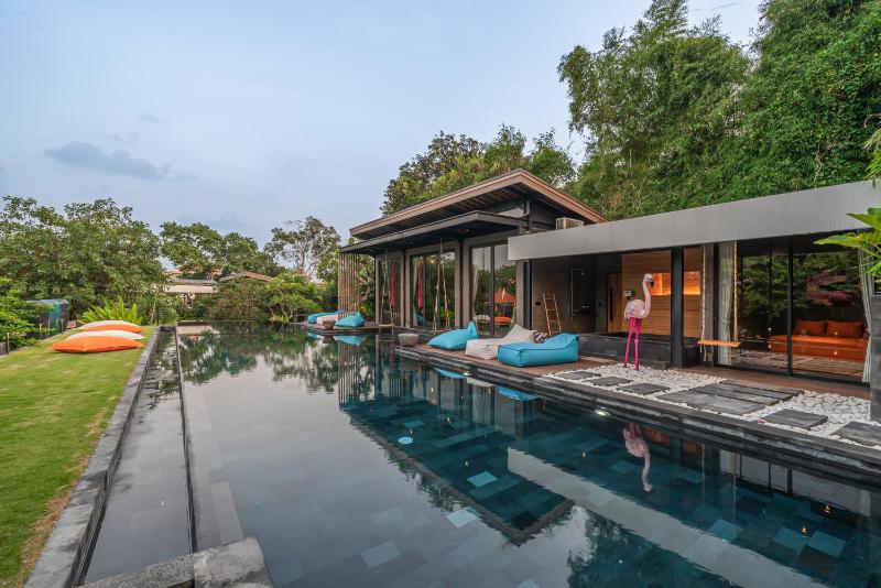 Yeh Gangga - HUGE 8BR 21max 3Pools Sauna Gym BBQ Rooftop! - image 2