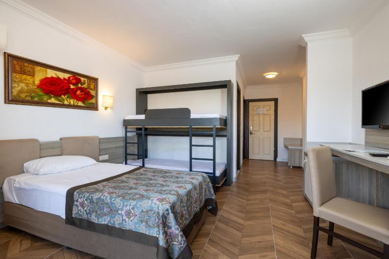 Twin Room image 1