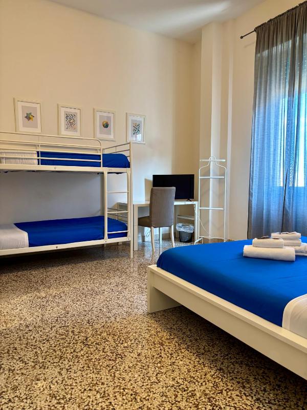 Quadruple Room with Shared Bathroom image 1