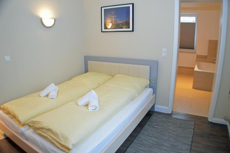 Standard Double Room image 3