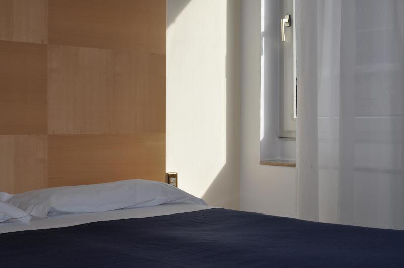 Double or Twin Room image 4