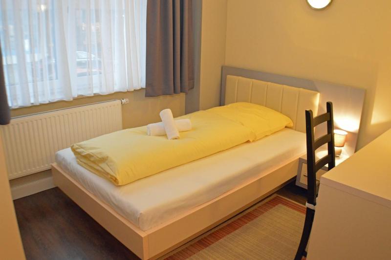 Comfort Single Room image 3