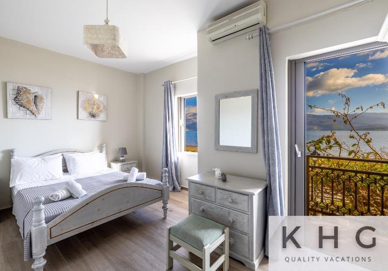 Two-Bedroom Apartment with Balcony and Sea View image 3
