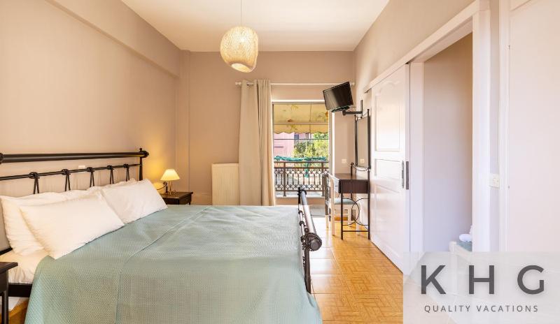 One-Bedroom Apartment image 4