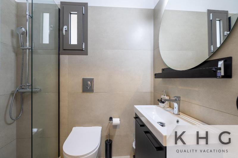 One-Bedroom Apartment image 3