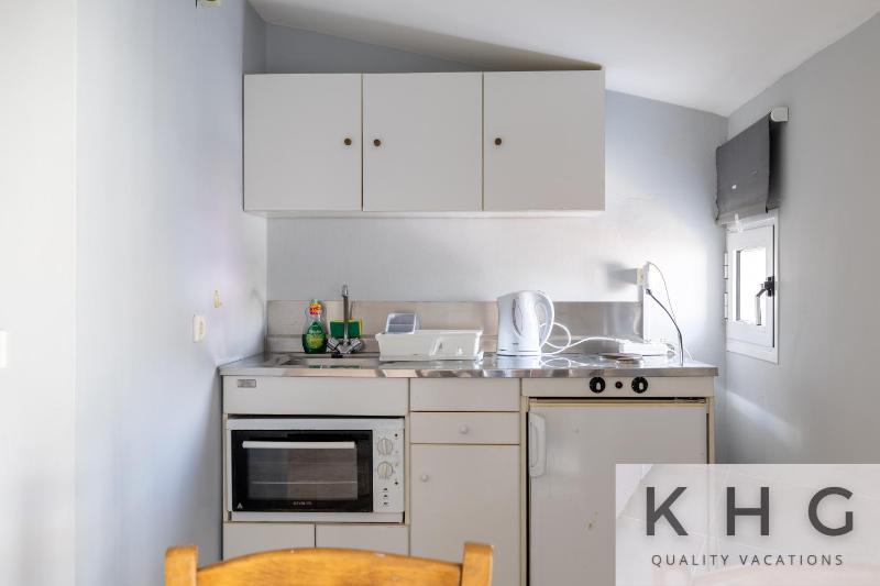 One-Bedroom Apartment with Balcony image 4
