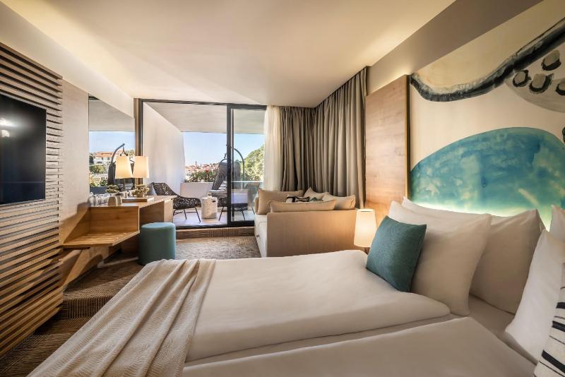Room for 2+2 Seaview image 4