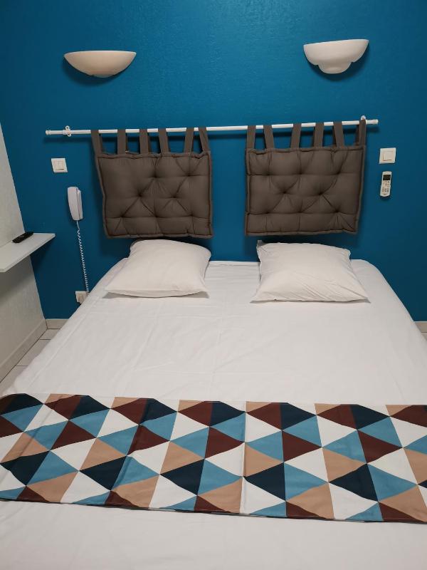 Double Room image 3