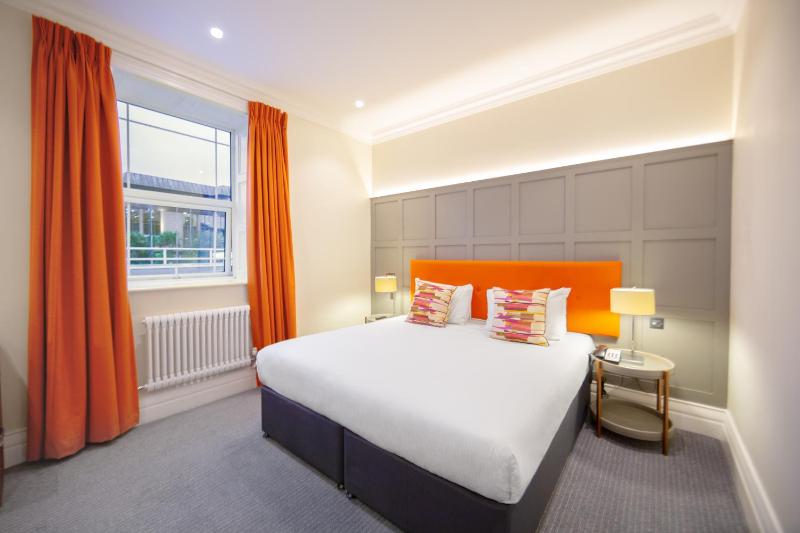 Luxury Suite image 3