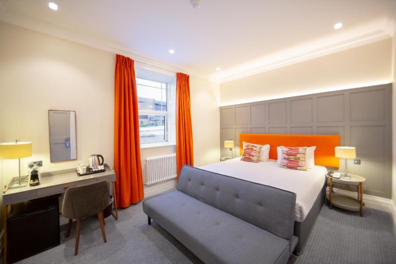 Luxury Suite image 1