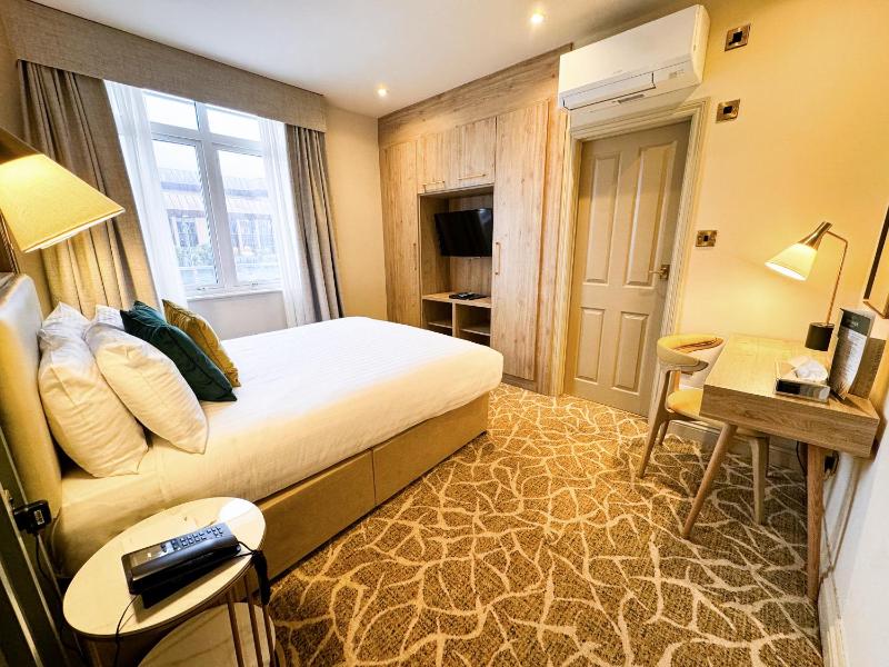 Classic Double Room  image 3