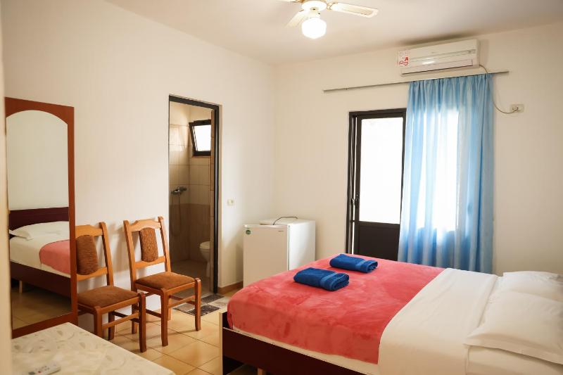Deluxe Double Room image 3