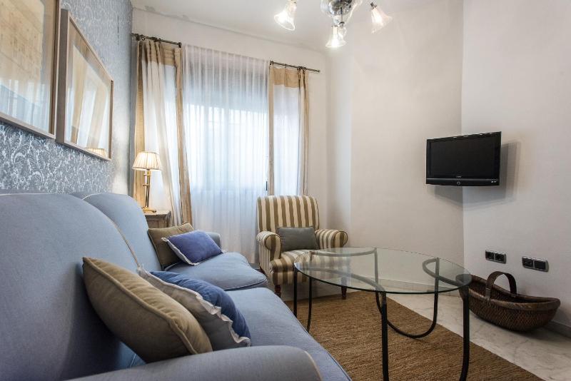 One-Bedroom Apartment image 3