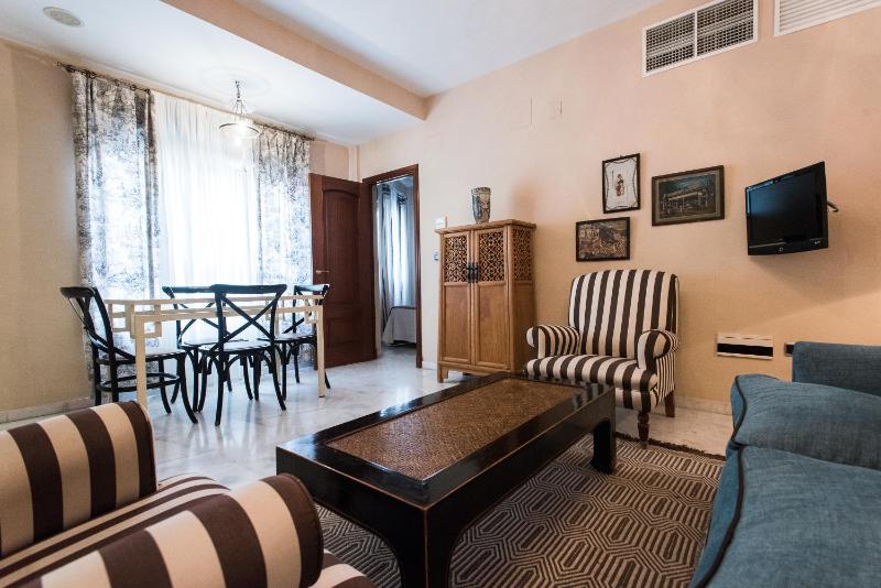 One-Bedroom Apartment image 4