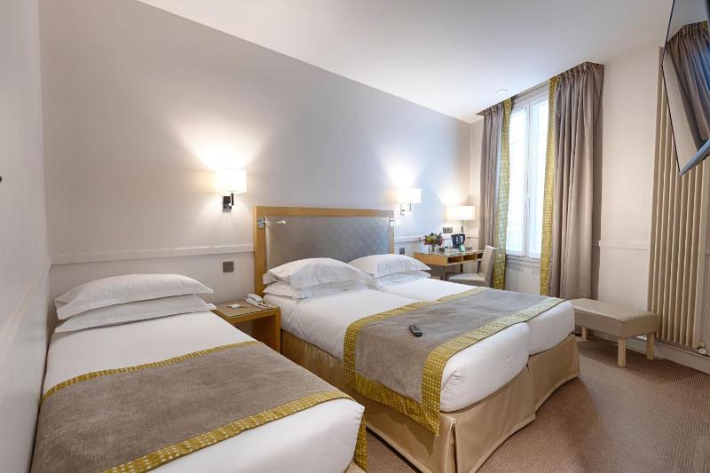 Classic Triple Room image 1