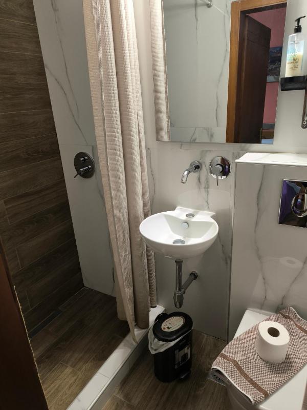 Double Room with Garden View image 4