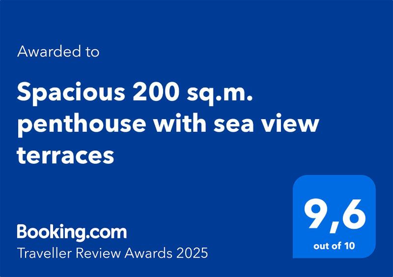 Spacious 200 sq.m. penthouse with sea view terraces - image 9