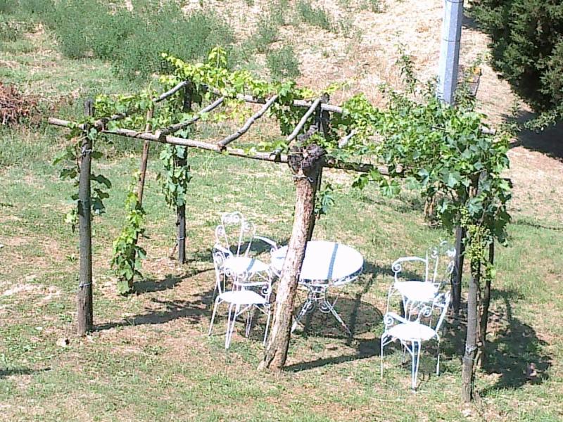Two-Bedroom Apartment with Garden image 2