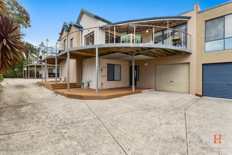 Amazing Location with Ocean View - image 15